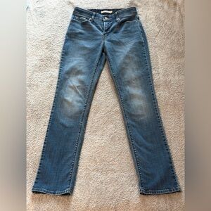 Levi's Women's Faded Blue Skinny Jeans